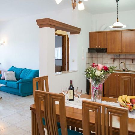 J&B Countryside Life Apartment Agios Matthaios  Exterior photo