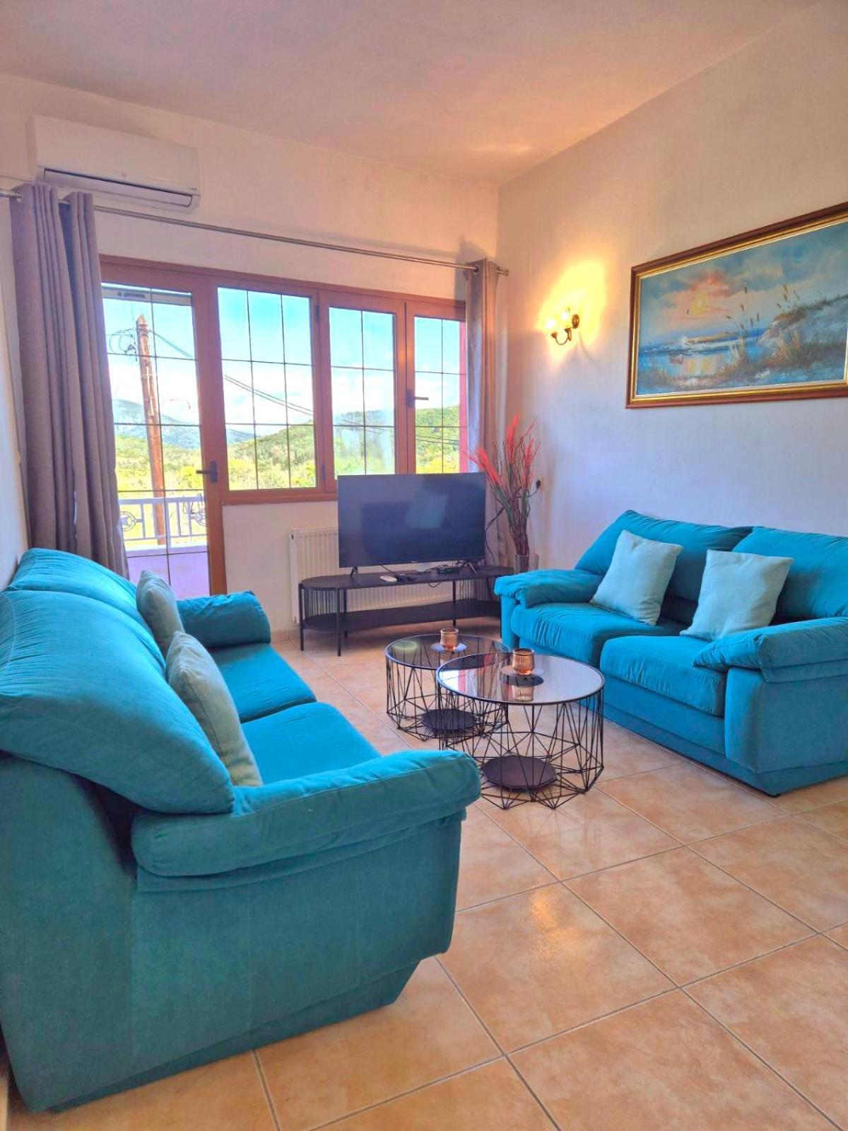 J&B Countryside Life Apartment Agios Matthaios  Exterior photo
